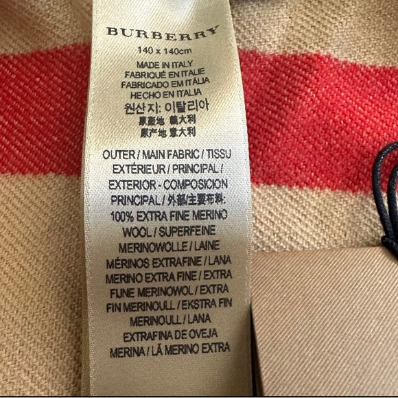 Burberry check reversible cape - Picture 4 of 4